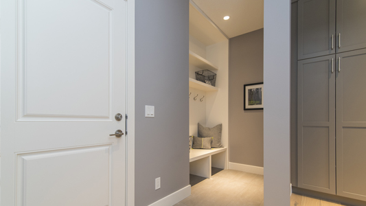 Was kann eine traditionelle Garderobe ersetzen? Praktische Lösungen.